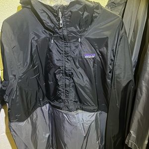 Patagonia XL 1/4 zip hooded rain jacket
